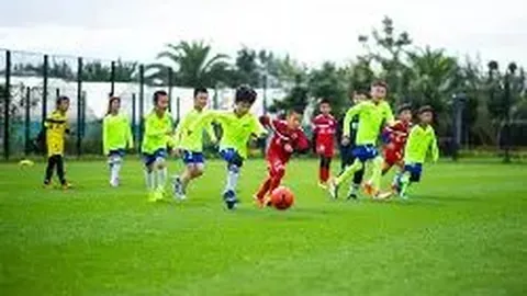 格纳布里荣膺10月德甲月度最佳球员称号